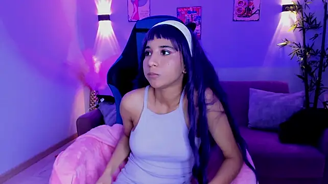Emily_bruss Adlı Modelin Canlı XXX Sohbeti