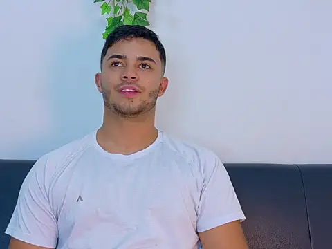 Chat +18 de TylerWest_ ao vivo