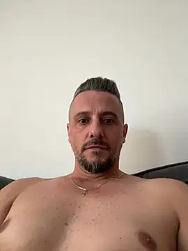 InsaneMattt Adlı Modelin Canlı XXX Sohbeti