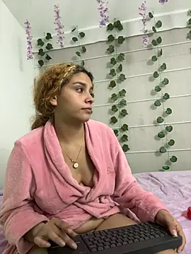 Sarabubbie Chat XXX in diretta