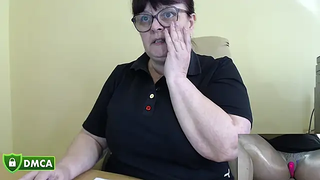 XXX chat uživo modela BrandiOhNight