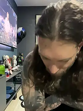 ThomasHells live XXX chat