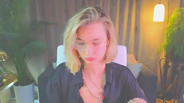 XXX chat uživo modela NoraMoreau