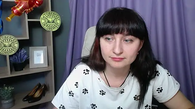 XXX chat uživo modela NinaFlawlees