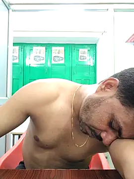 XXX chat uživo modela Raaz_5690