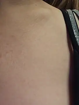 Chat XXX ao vivo de SkyelarSomer
