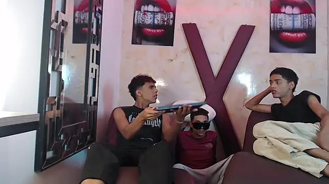 RED_ZONE_BOYS Chat XXX live