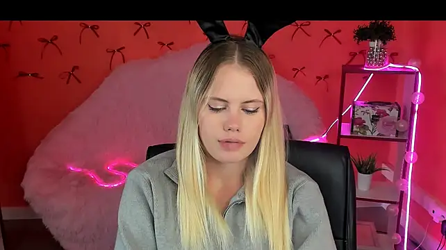 LanaWey XXX чат на живо