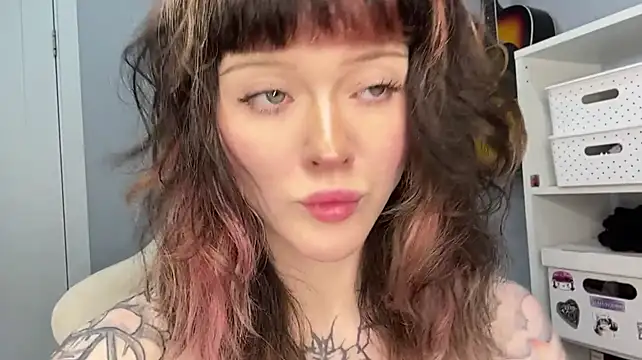 ShadowBarbie - flash pussy