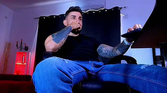 XXX chat uživo modela MightyAaron66