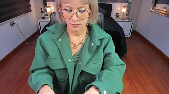 Regina_Evanss - Show all your body naked and dance