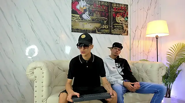 COOL_BOYS2's Live XXX Chat