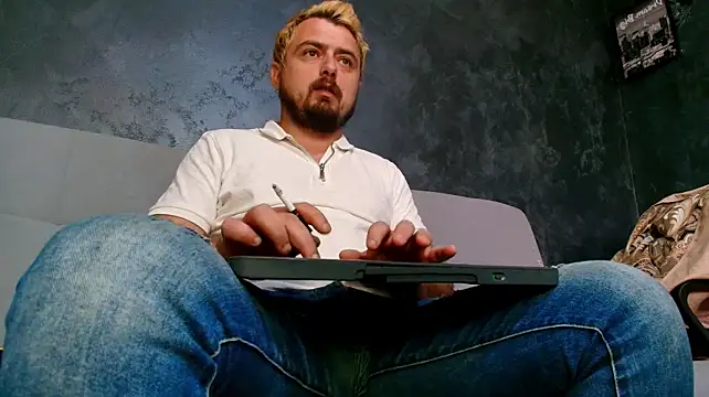 XXX chat uživo modela CLOUDYMarkWayne