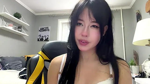 XXX chat uživo modela AmiKite