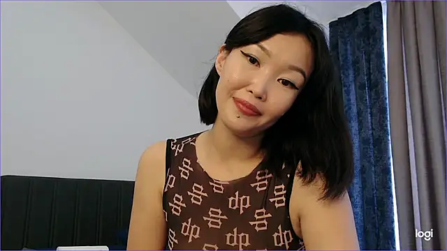 XXX chat uživo modela TumiLio