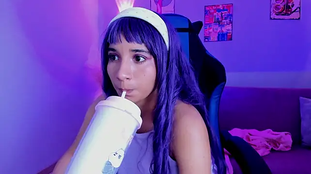 XXX chat uživo modela Emily_bruss