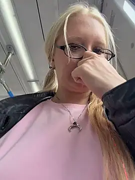 Elfi_InPublic
