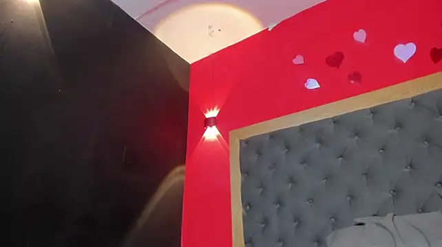 YayaHilton লাইভ XXX চ্যাট