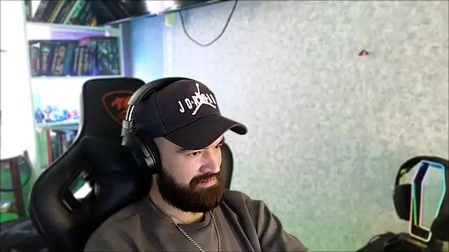צ'אט XXX בשידור חי של _Serious_Man