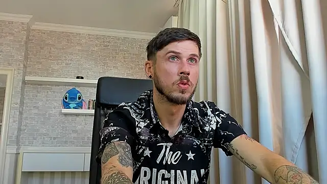 JonahShaw লাইভ XXX চ্যাট