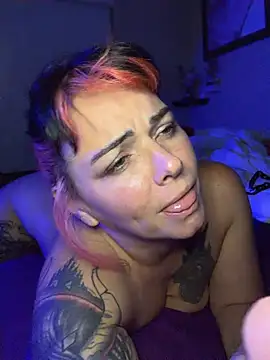 MarlaFknSinger's Live XXX Chat