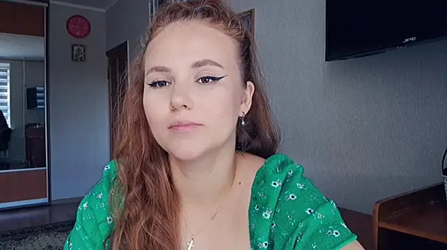 MalissaMein - show cleavage