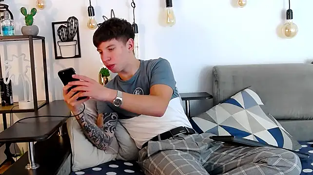 ThomasEdisonn Adlı Modelin Canlı XXX Sohbeti
