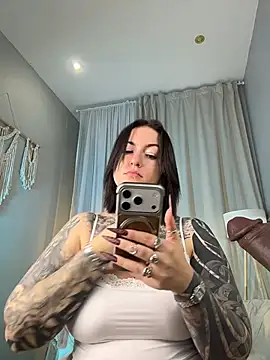 Tattitude_ élő XXX-chatje