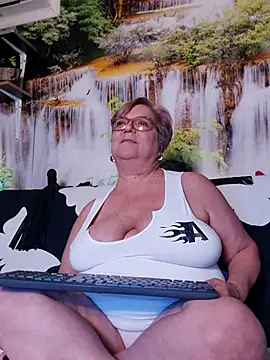 XXX chat uživo modela QueenPammy1