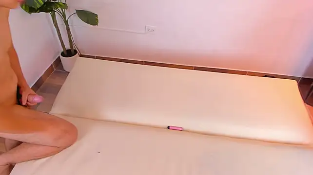 Petite_sex_ Show in webcam