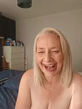BellaUkCurvy Adlı Modelin Web Kamerası Şovu