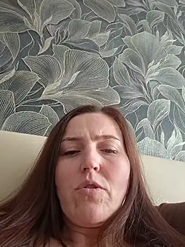 XXX chat uživo modela MilaMature