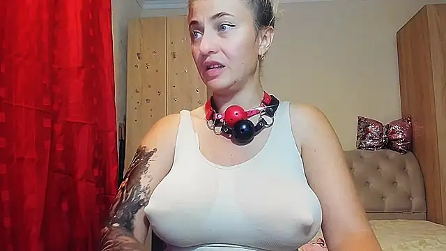 XXX chat uživo modela DangerSimona