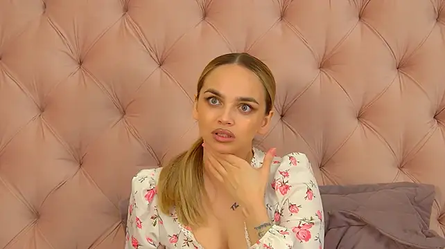 AnitaVenture's Live XXX Chat