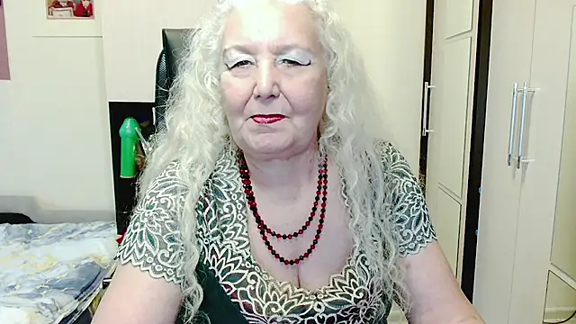 Chat XXX en directo de GrannyAlisa