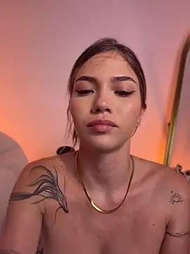 XXX chat uživo modela Miiel1_