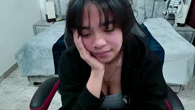 Chatroom XXX en direct de laureentt_