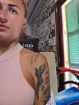 XXX chat uživo modela kylie_blck