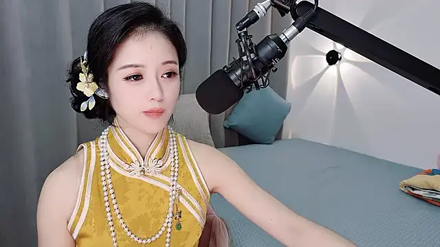Momo-Wow Chat XXX live