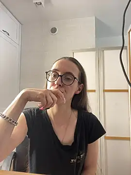 XXX chat uživo modela MartiniiSelenna
