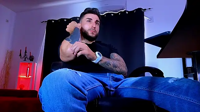 MightyAaron66 – Naživo XXX chat