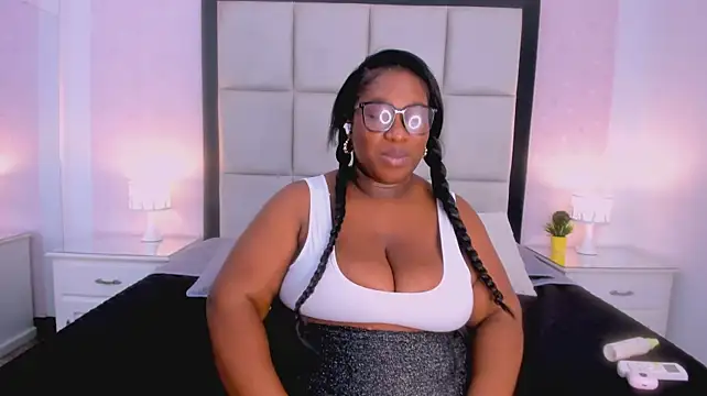 TreisyVixen's Live XXX Chat