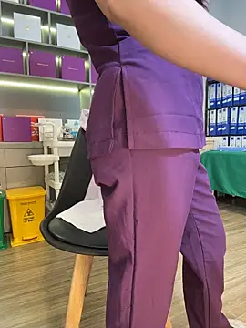 secretly_masturbating Adlı Modelin Canlı XXX Sohbeti