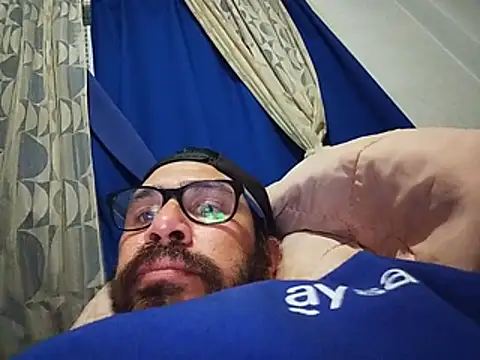 Miguel78cerbero's Webcam Show
