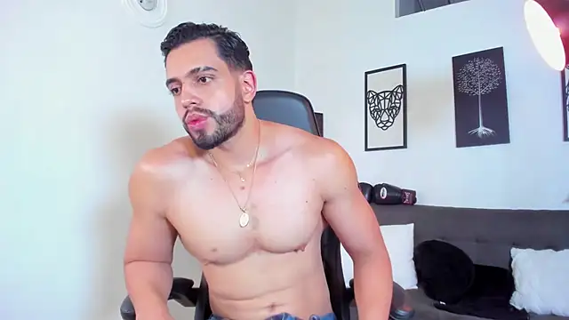 Justin_kingX7 élő XXX-chatje