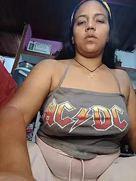 Freyja_BrattyDom - Remove pantys and flash pussy