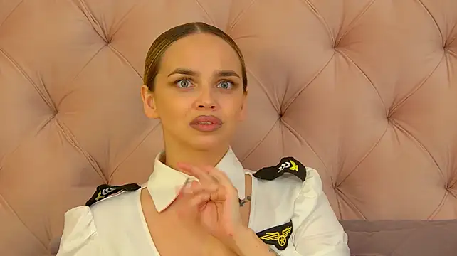 AnitaVenture Adlı Modelin Canlı XXX Sohbeti