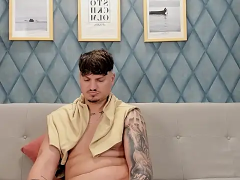 XXX chat uživo modela marioalessio