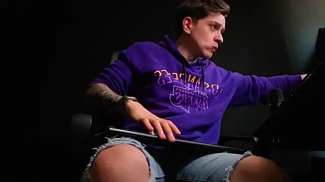 FelixStarkk 라이브 XXX 채팅
