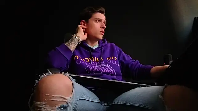 Chat +18 de FelixStarkk ao vivo